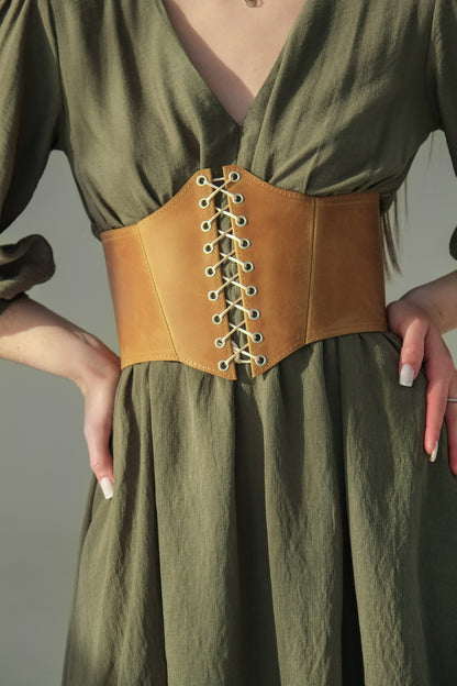 Leather underbust corset belt