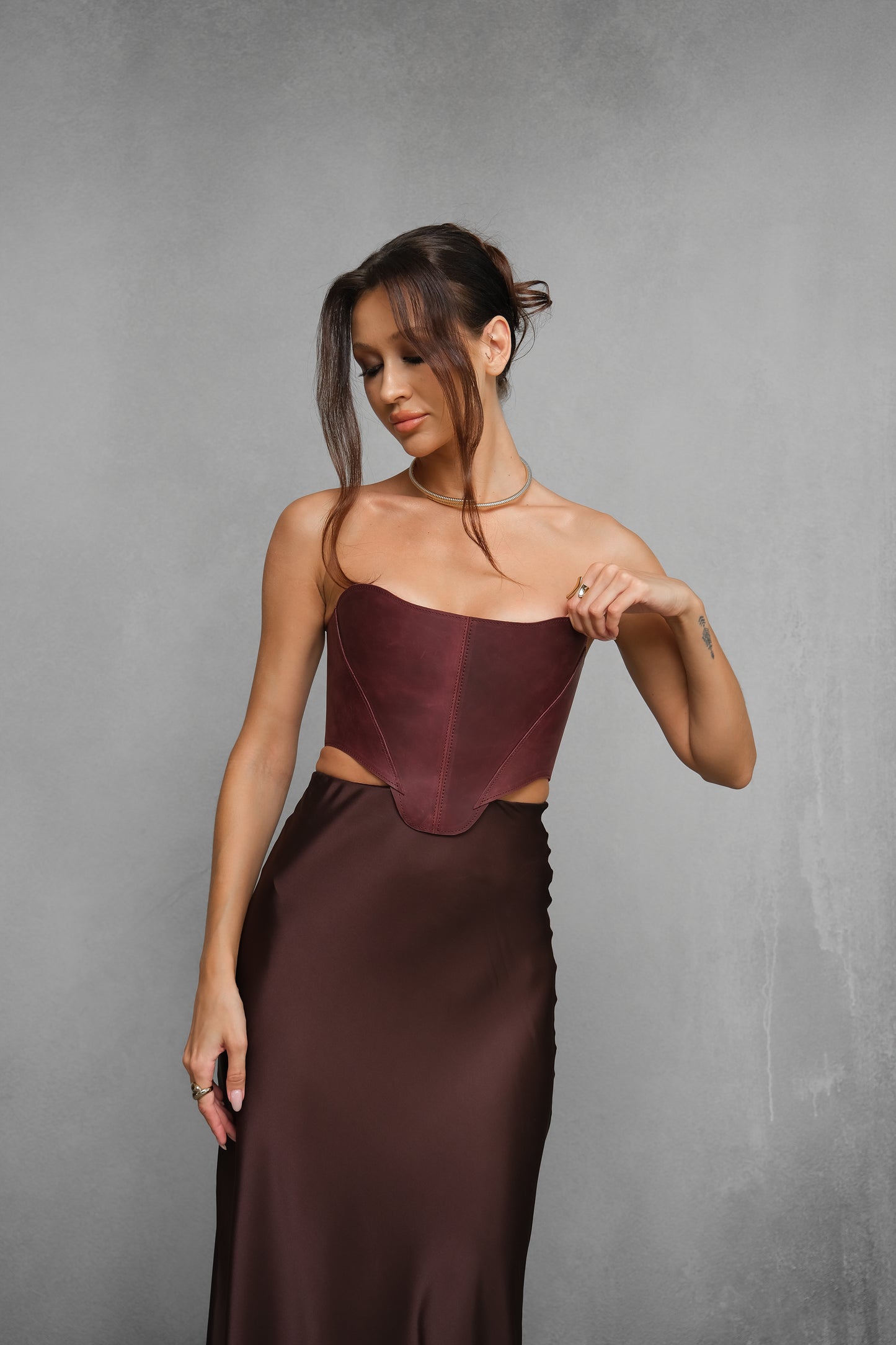 Бордовий корсет-бюстьє – Топ у стилі Ренесансу