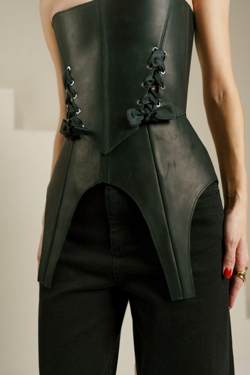 Black Leather Peplum Basque Belt – Structured Waist Corset Belt