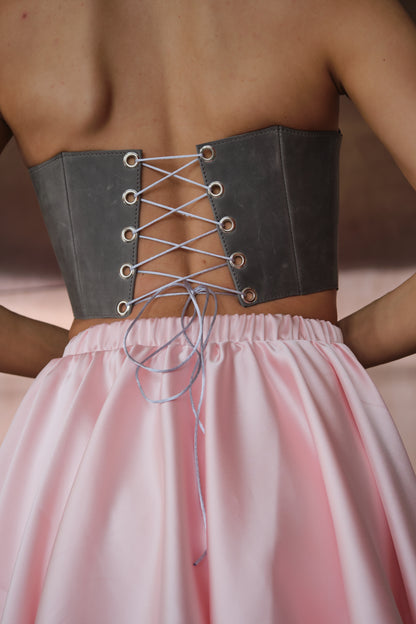 Сірий корсет на груди – топ у стилі Ренесанс