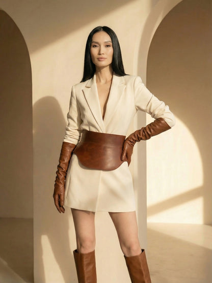 Пояс із баскою зі шкіри коньячного кольору – архітектурний корсет-баска