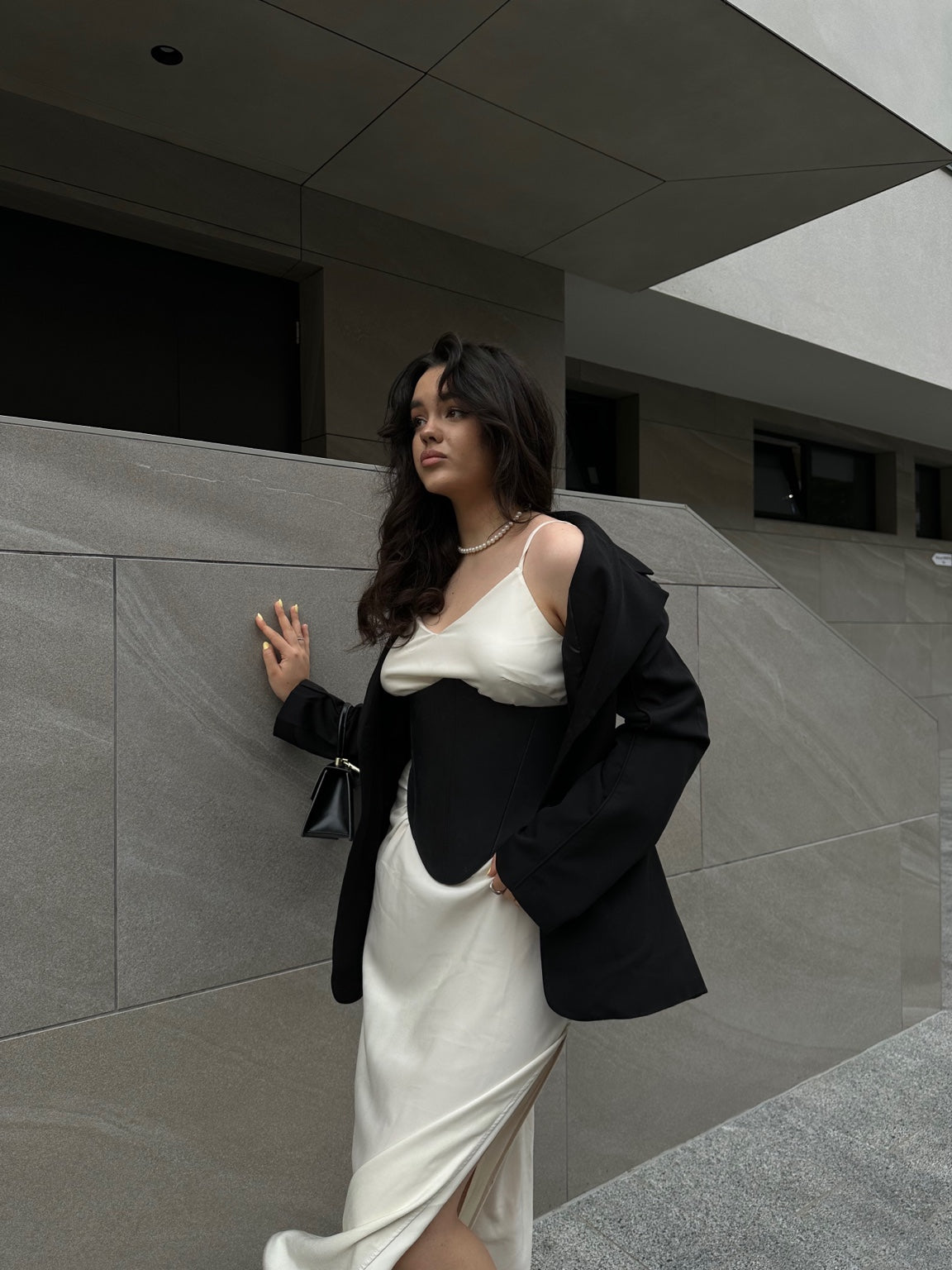 Full urban outfit with black long leather underbust corset belt